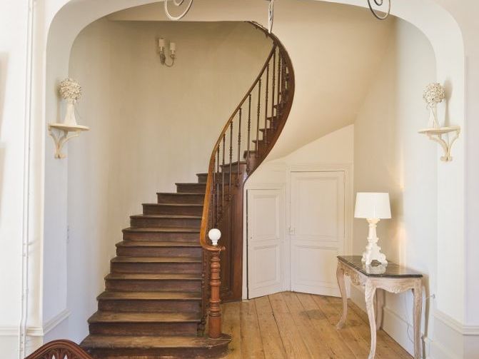 L'escalier menant au deuxième étage