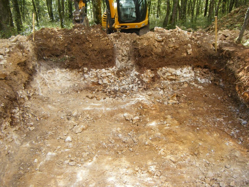 Étape 1, creuser un trou aux bonnes dimensions