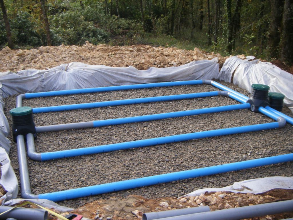 Étape 8, installer les tuyaux d'épandage fentes vers le bas